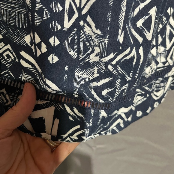 Breckenridge sleeveless blouse EUC - Picture 3 of 9